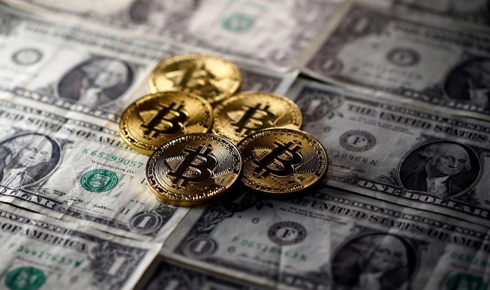 Bitcoin and cash 